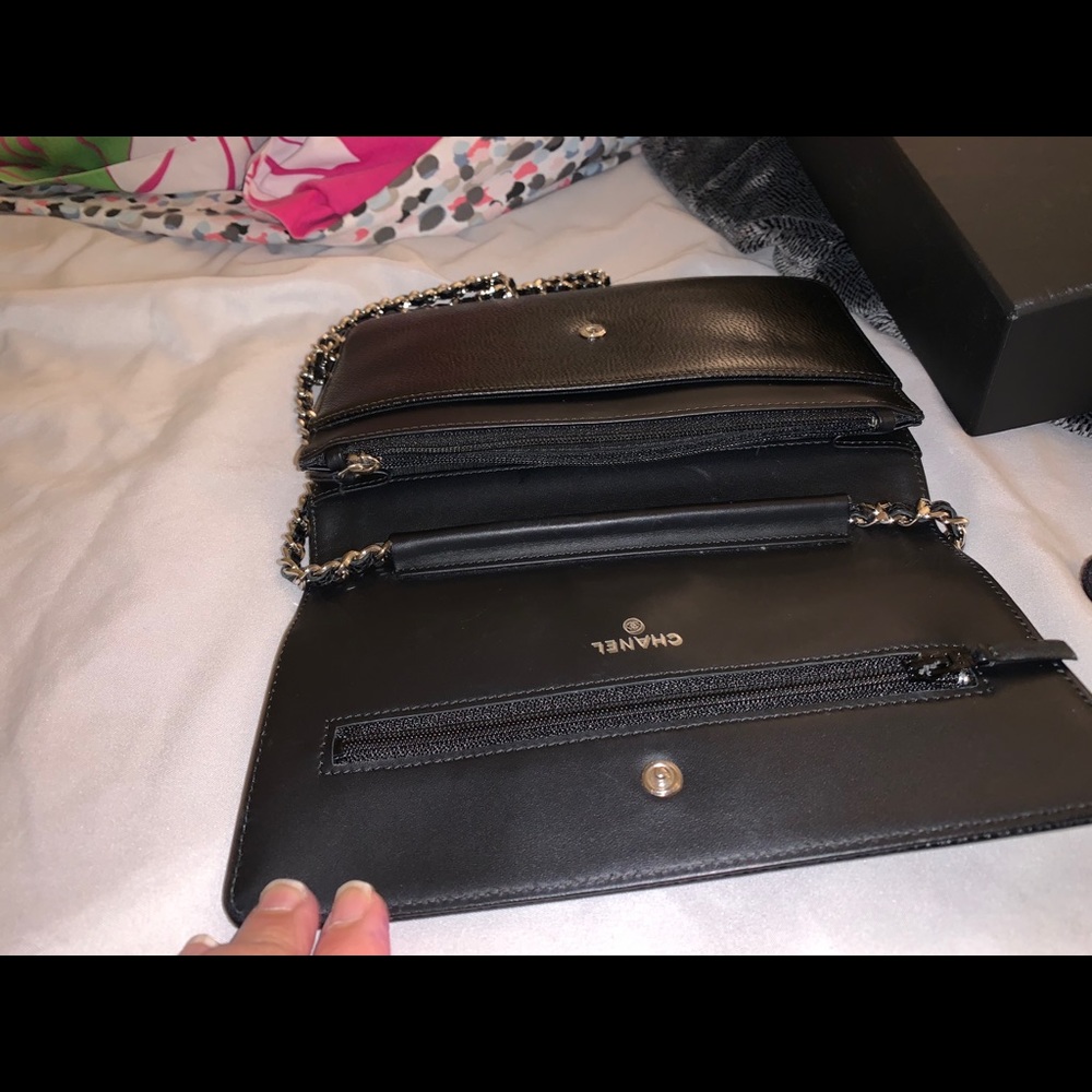 Chanel Timeless Q Wallet on Chain - Picture 3 of 8